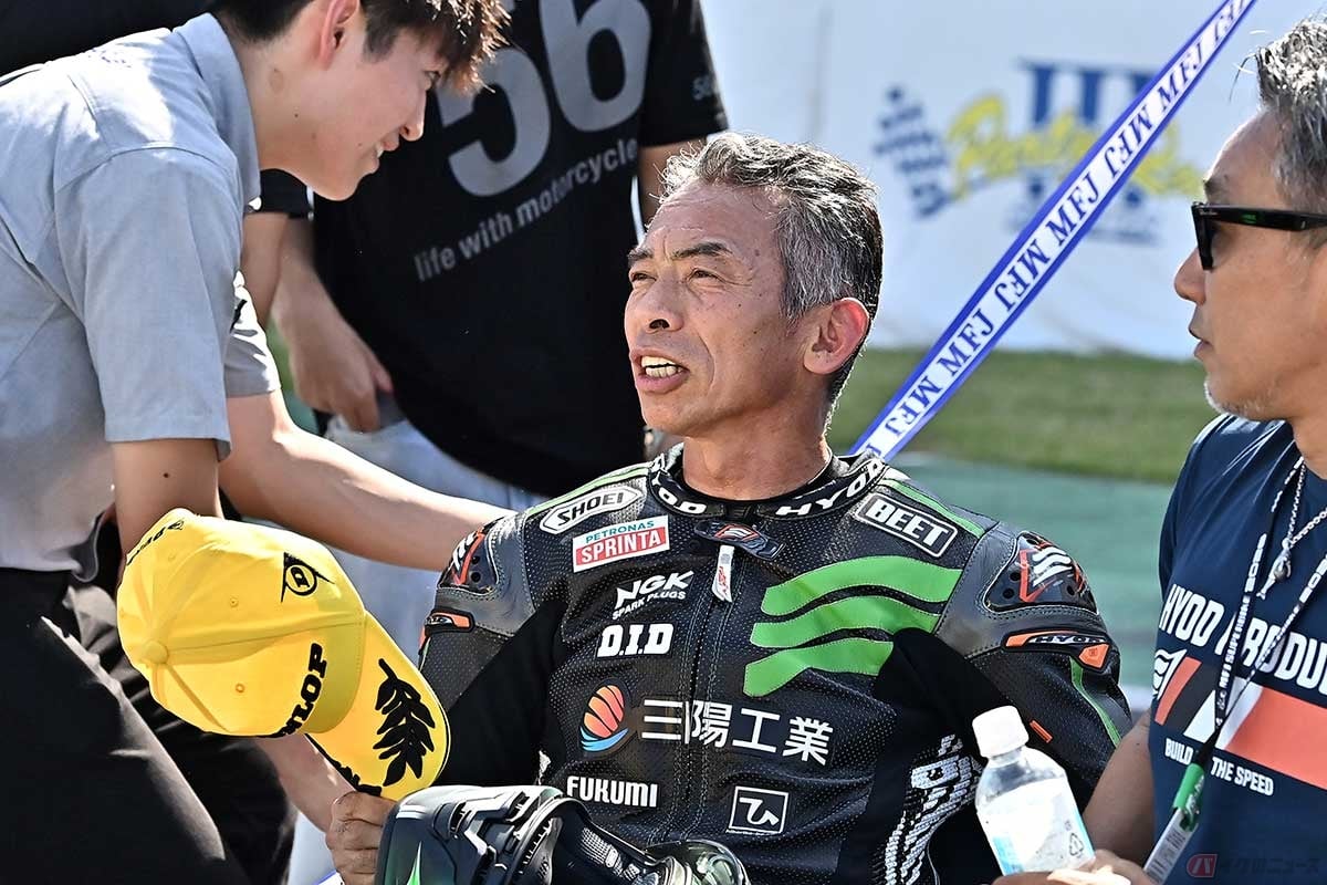 柳川明選手(54歳)はカワサキ「Ninja ZX-25R」で参戦