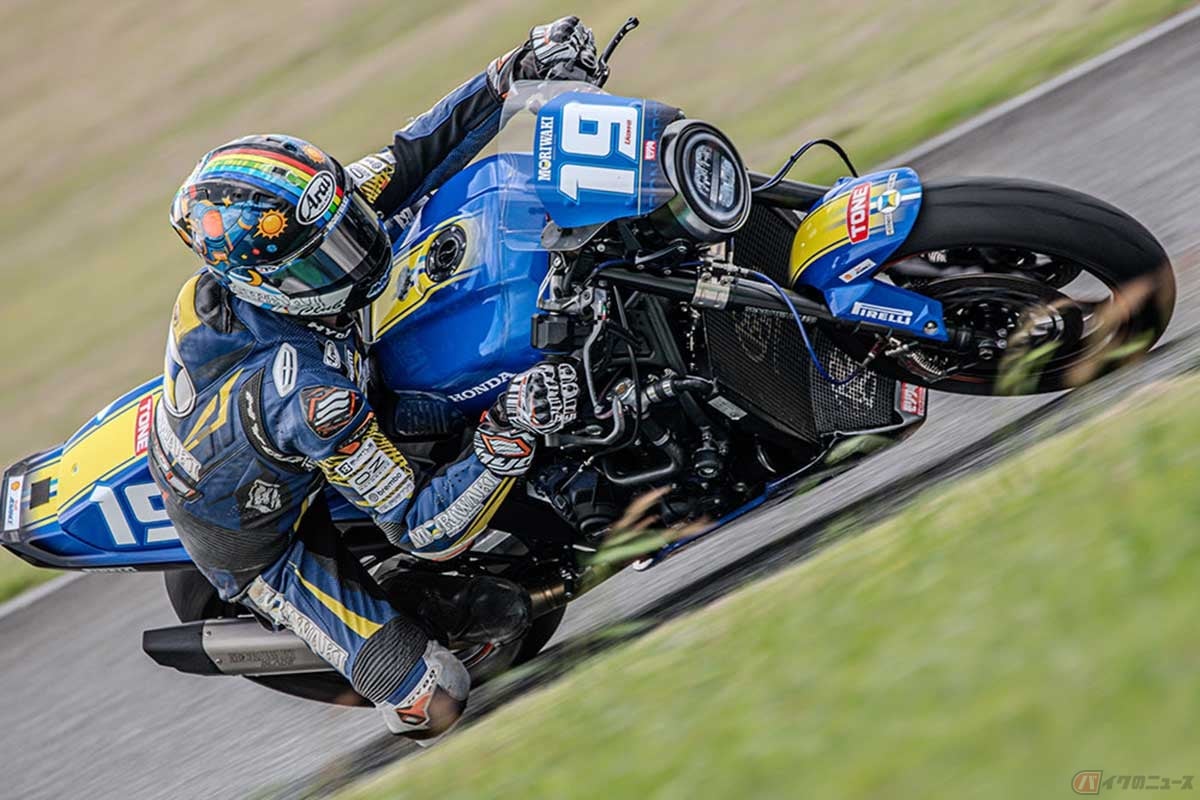 「2026 鉄馬 with TSK 合戦の日」で、モリワキの「CB1000F」（＃19）を駆る堀絢人選手