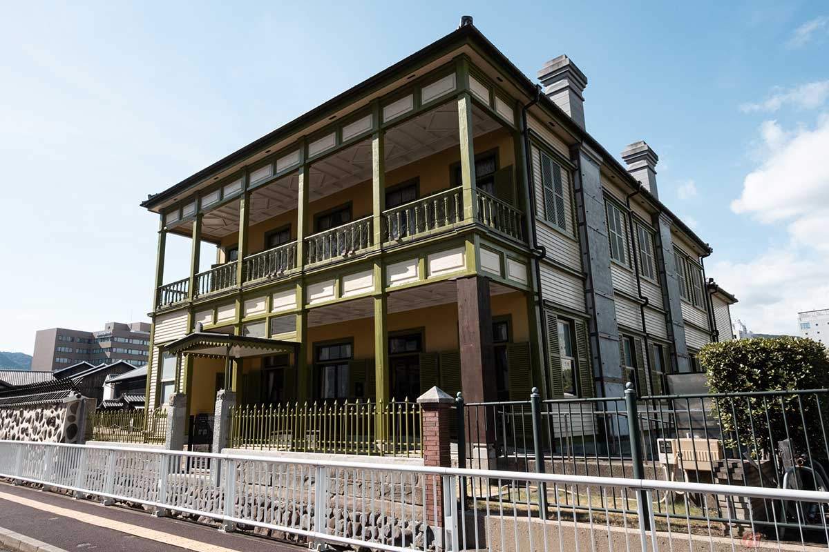 出島の中にある「長崎内外倶楽部レストラン」。明治に建てられた旧長崎内外クラブをそのまま利用している
