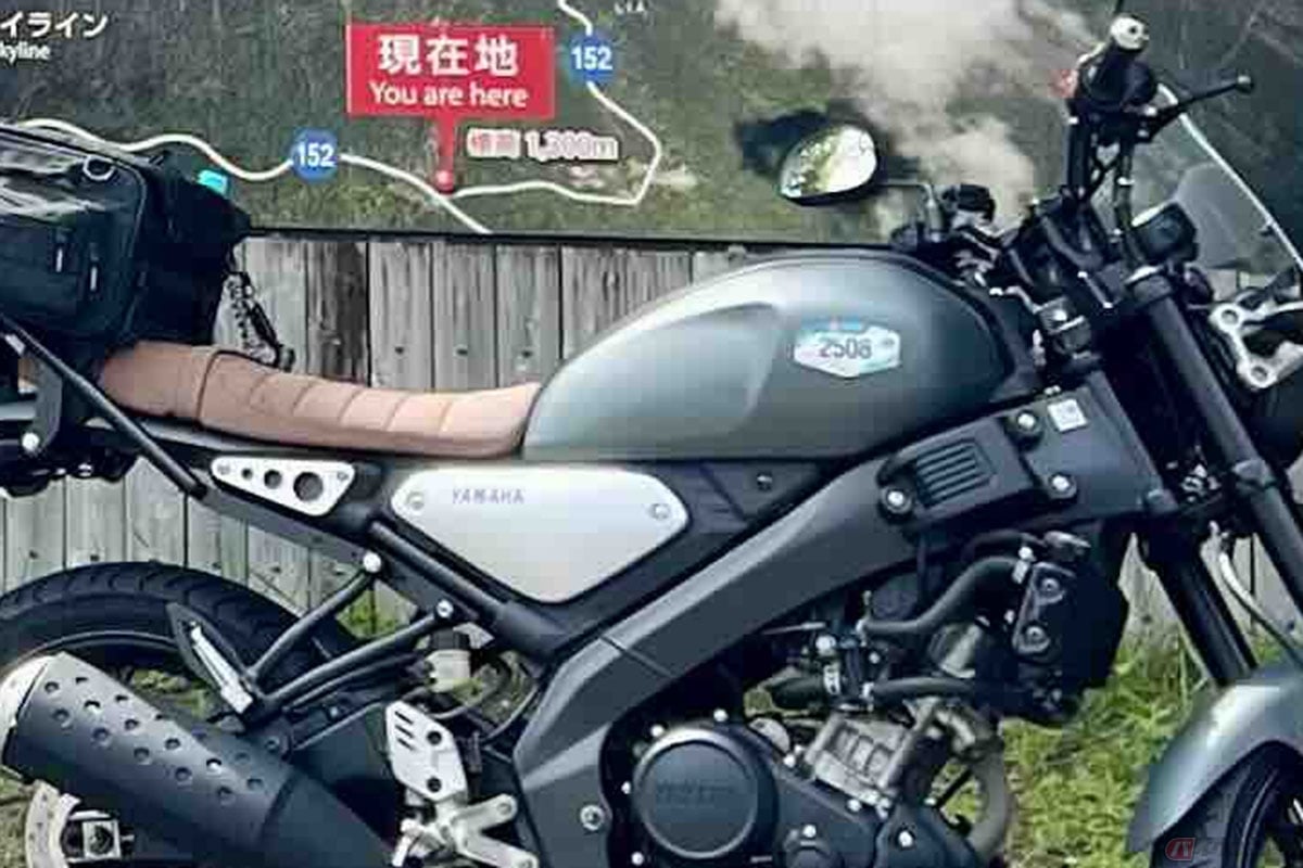 愛車のヤマハ「XSR155」で御殿場口の新五合目を目指す筆者(黒田悟志)