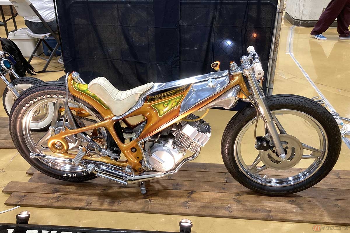 千葉県からエントリーの日吉台チョッパーズによるホンダ「MB５」チョッパー。かつて横浜HCSでもベスト・ドメスティックを獲得した１台です