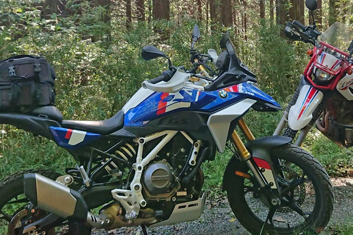 BMW Motorrad「F 450 GS」で筆者(中村友彦)が行った林道ツーリングには、普段から関東近県の林道に一緒に出かけている友人Eさん+ヤマハ「セロー250」が付き合ってくれた